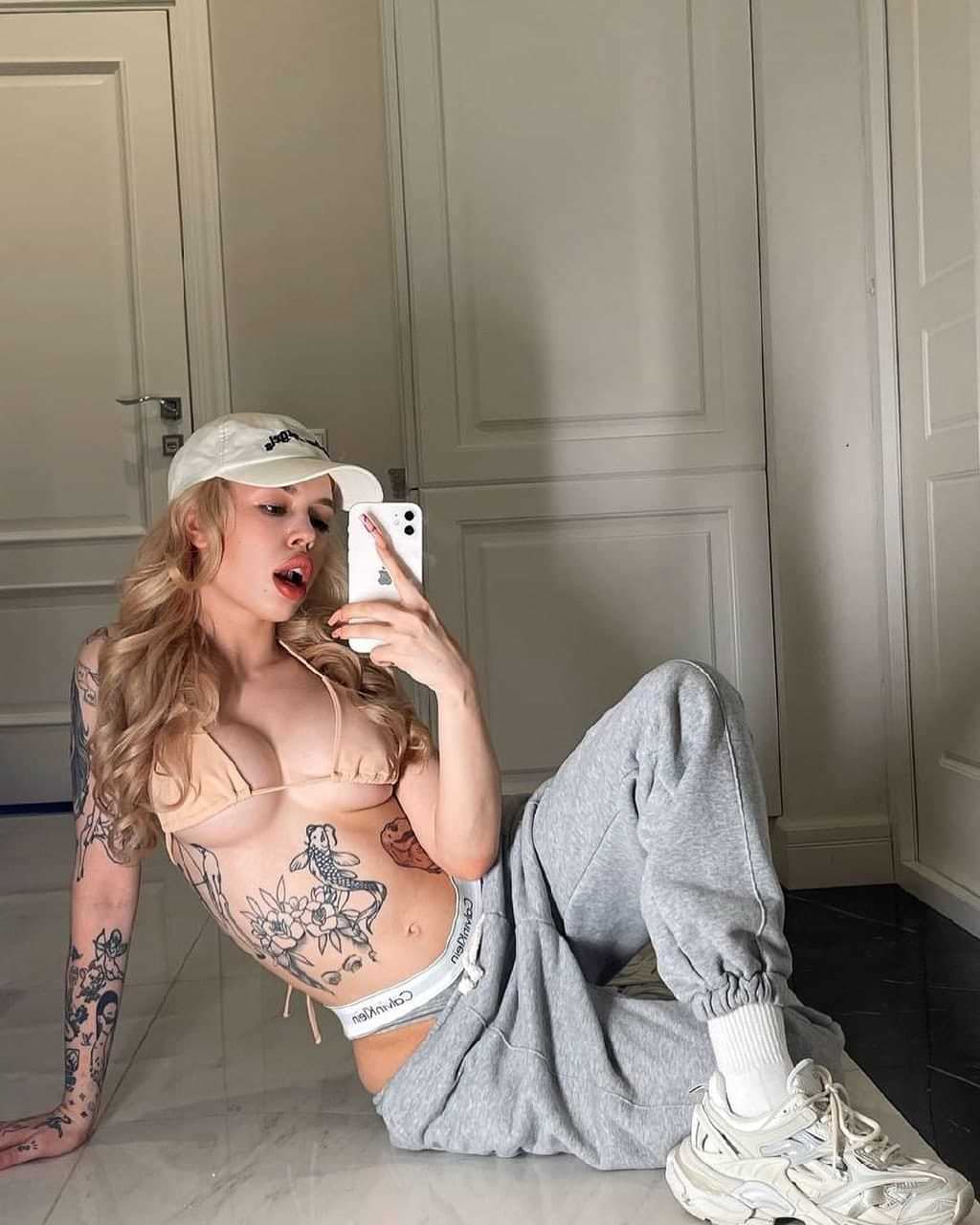 Инстасамка. Слитые фото 18+