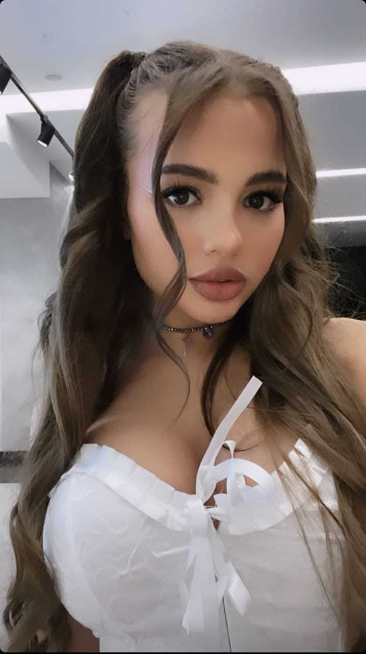 Валя Karna Val слив горячих фото 18+