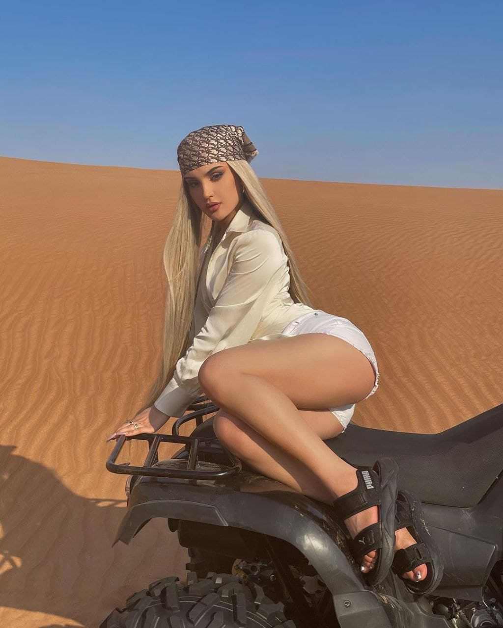 Слитые фото Дины Саевой